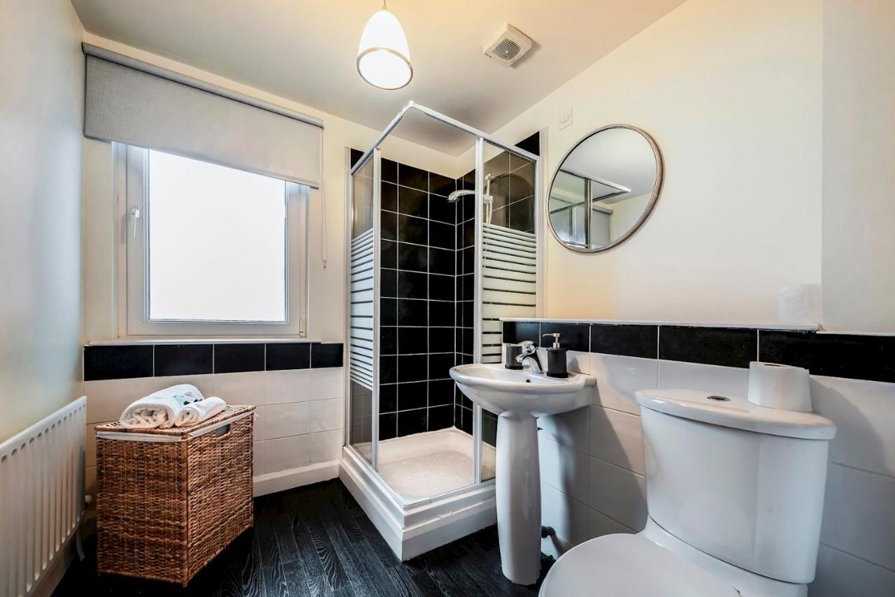 1 Bd Apt In Historical W Belfast Close To Centre Exterior photo